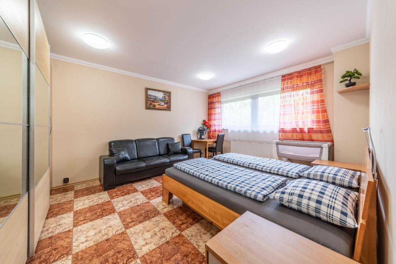 Apartman Blizko Centra Prahy Prague Exterior photo