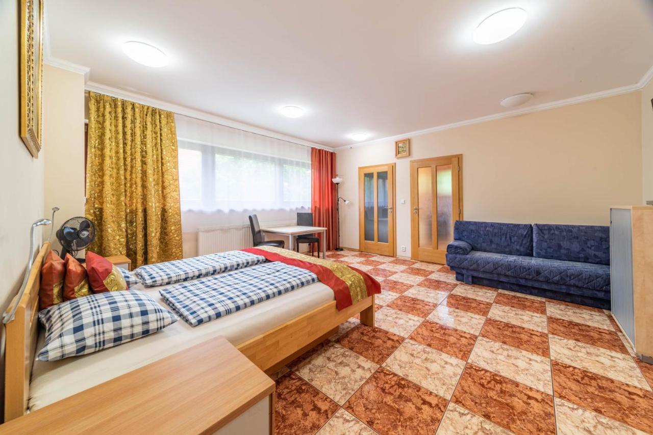 Apartman Blizko Centra Prahy Prague Exterior photo