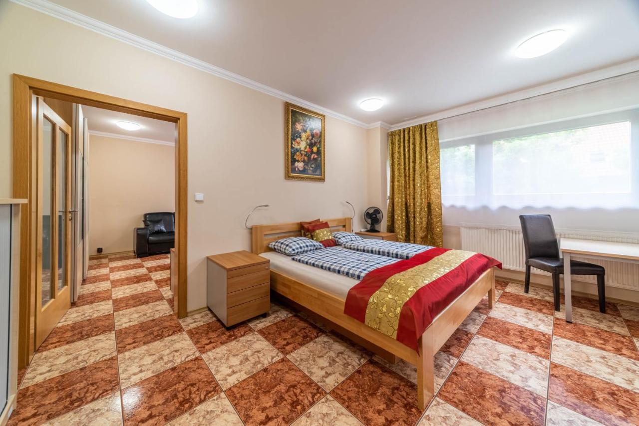 Apartman Blizko Centra Prahy Prague Exterior photo