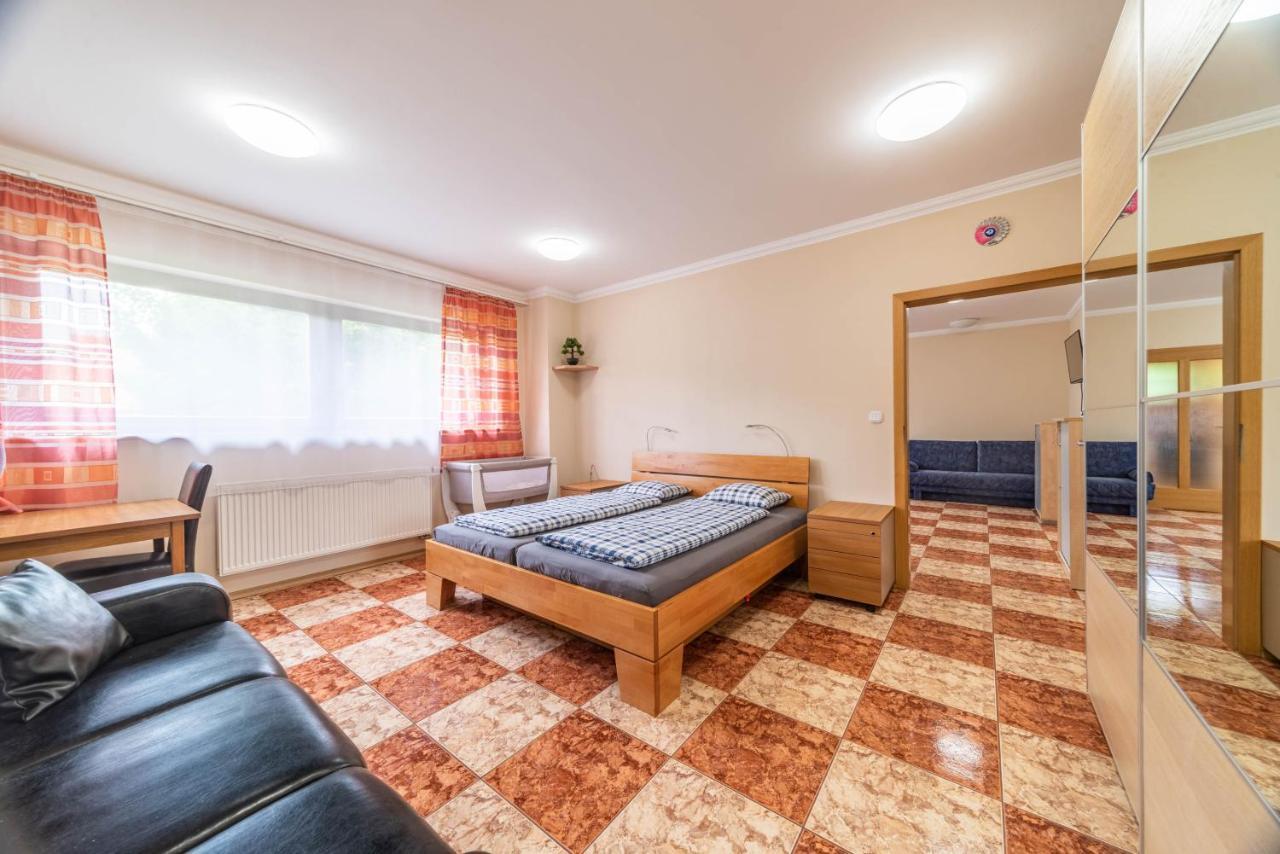 Apartman Blizko Centra Prahy Prague Exterior photo